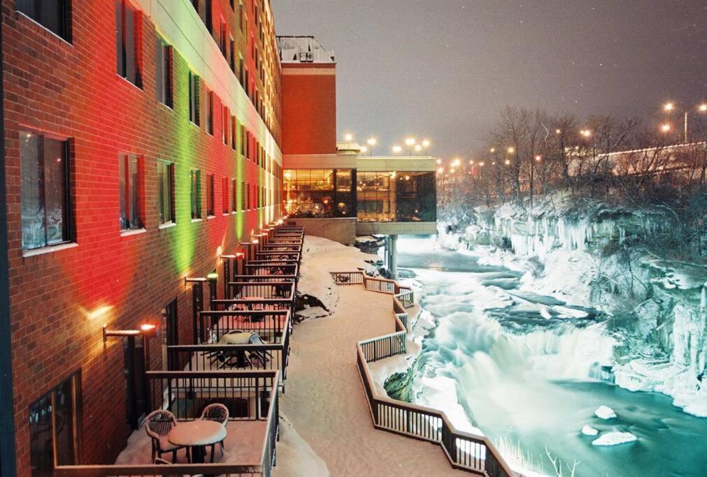 Central Falls Hideaway คูยาโฮกา ฟอลส์ ภายนอก รูปภาพ