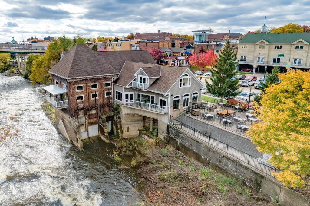 Central Falls Hideaway คูยาโฮกา ฟอลส์ ภายนอก รูปภาพ